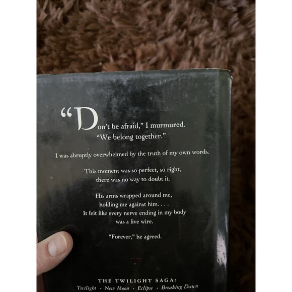 Lot of 2 Twilight Books Eclipse and Breaking Dawn by Stephanie Meyer - Picture 11 of 16